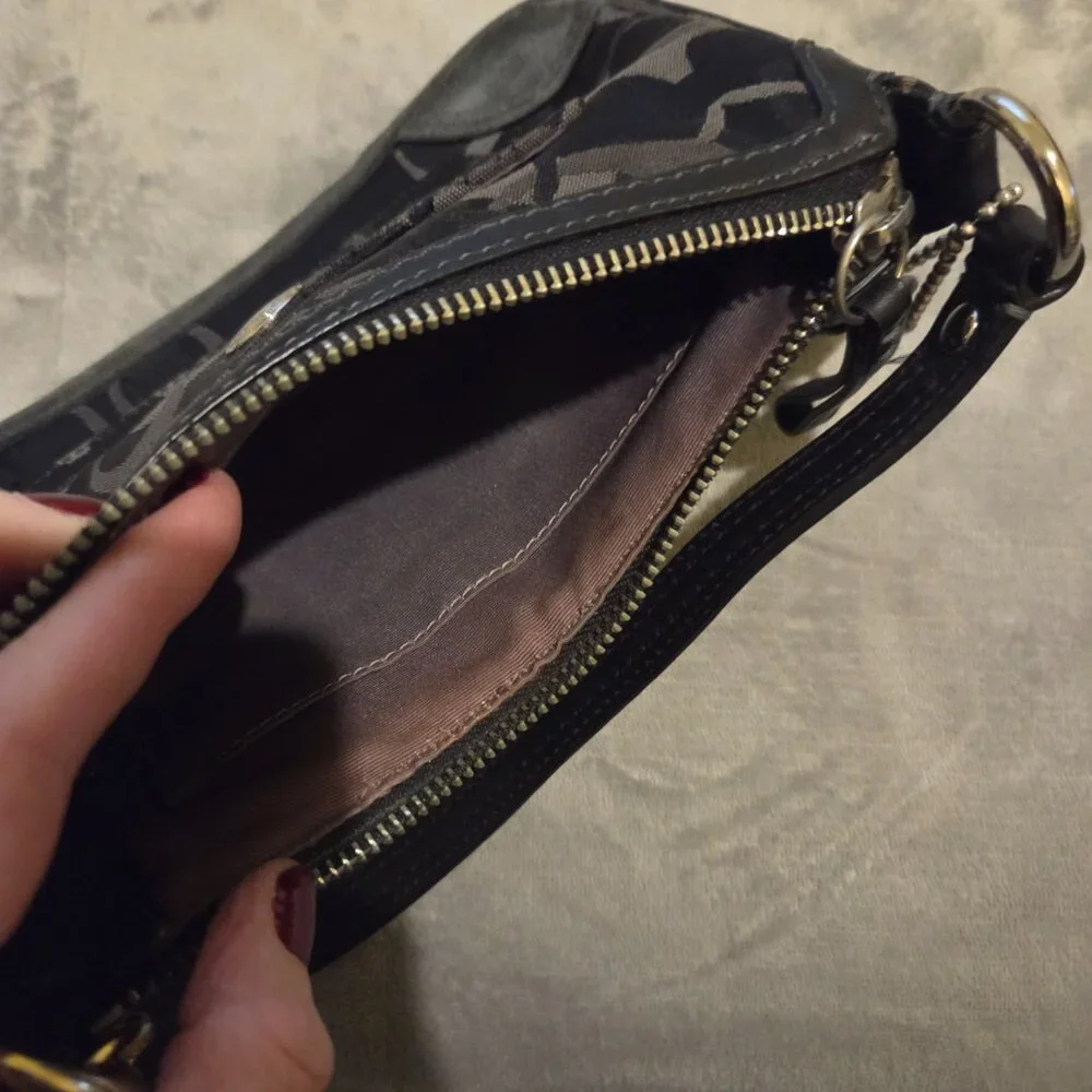 Small black and Grey Coach "C" initial bag - Picture 6 of 7